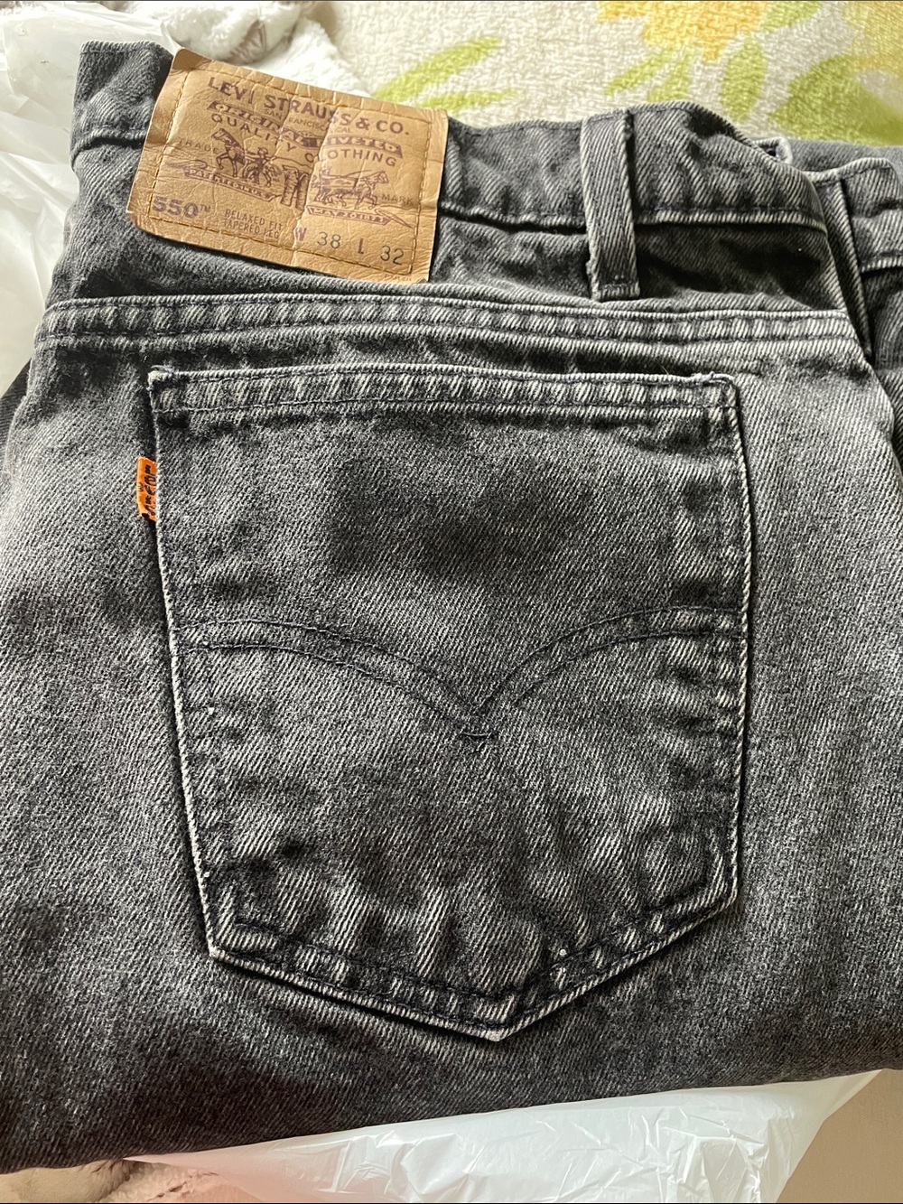 Levi's 550 Men's Black Washed Relaxed Jeans 38x32